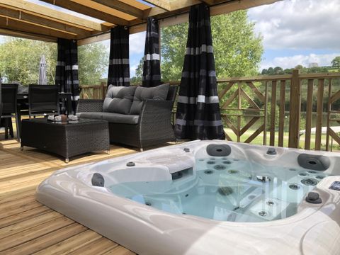 Mobilhome 2 personnes - OTELLO LUXE - 1 chambre - Jacuzzi privatif 2 Personnes