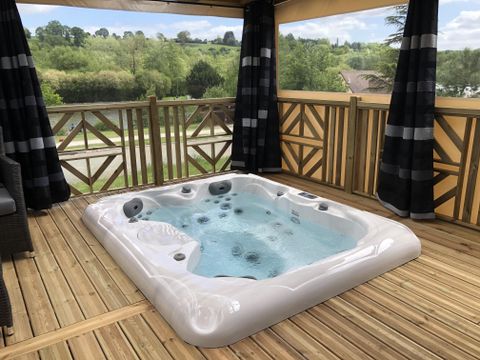 Mobilhome 2 personnes - OTELLO LUXE - 1 chambre - Jacuzzi privatif 2 Personnes