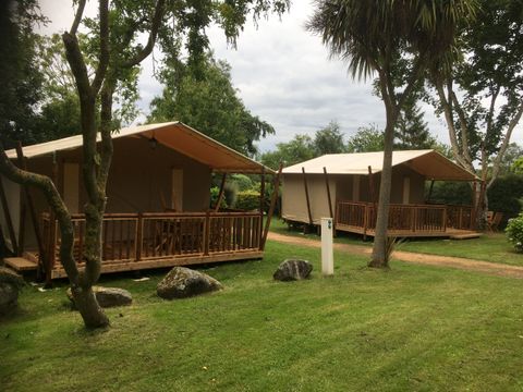 Tente en toile et en bois 4 personnes - LODGE - 2 chambres/ - SANS sanitaires