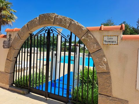 Tente en toile et en bois 4 personnes - LODGE - 2 chambres/ - SANS sanitaires