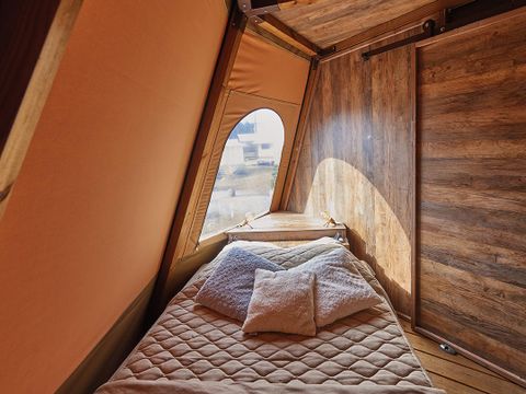 TENTE 4 personnes - TIPI Tente 4 personnes / 2 chambres avec salle de bain et wc