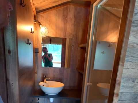 Tente en toile et en bois 5 personnes - Lodge sanitaire