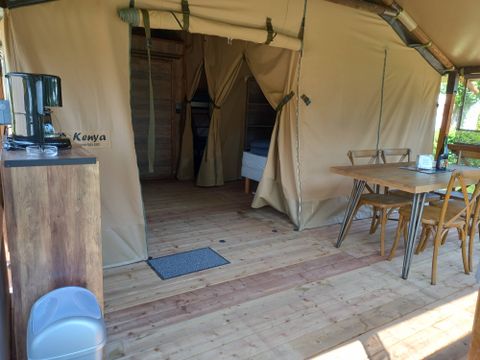 Tente en toile et en bois 5 personnes - Lodge sanitaire