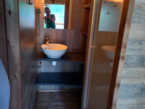 Tente en toile et en bois 5 personnes - Lodge sanitaire