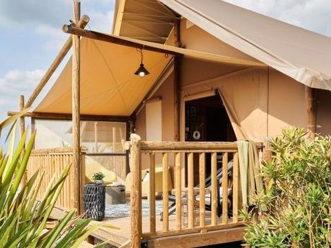 Tente en toile et en bois 5 personnes - Lodge confort