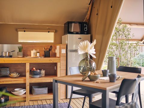 Tente en toile et en bois 5 personnes - Lodge confort