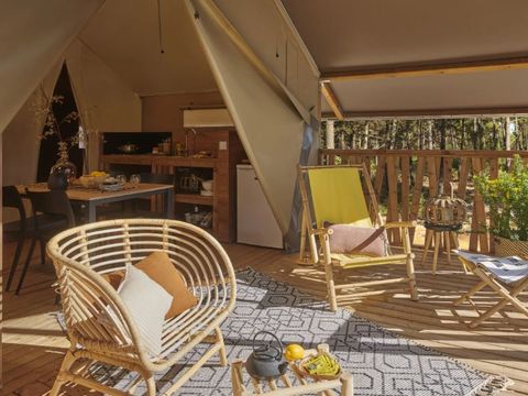 Tente en toile et en bois 5 personnes - Lodge confort
