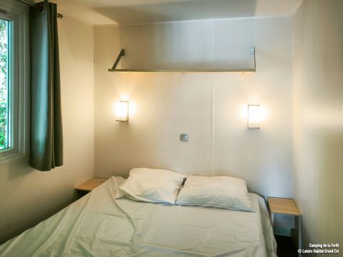 MOBILHOME 4 personnes - Confort 32m² - 2 chambres + terrasse couverte 12m² + TV + Clim -