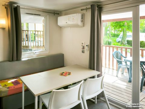 MOBILHOME 4 personnes - Confort 32m² - 2 chambres + terrasse couverte 12m² + TV + Clim -