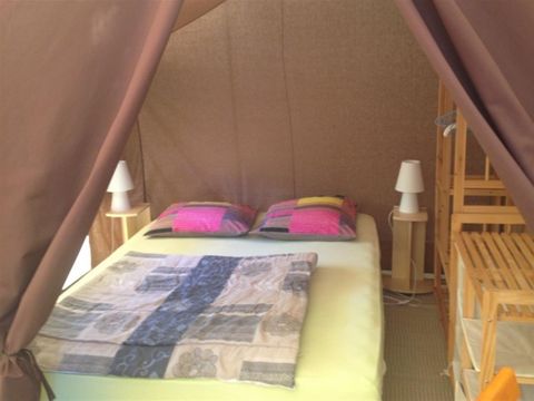 TENTE TOILE ET BOIS 5 personnes - Safari  (sans sanitaires)