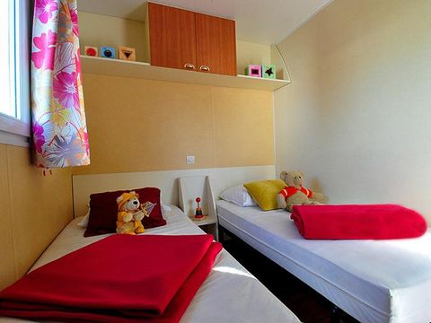 MOBILHOME 4 personnes - FLORES 31m² - 2 chambres + terrasse couverte