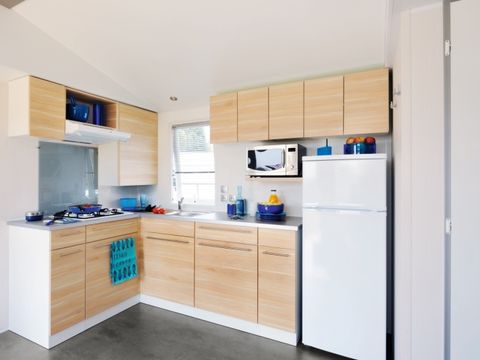 MOBILHOME 6 personnes - Confort 32m² (3 chambres) + Terrasse + TV + lave-vaisselle