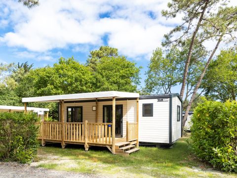 MOBILHOME 4 personnes - Premium 40m² (2 chambres) - 2 salles de bain + Terrasse + TV