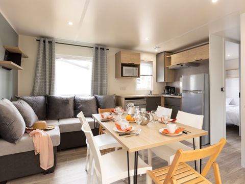 MOBILHOME 6 personnes - Premium 40m² (3 chambres) + Terrasse + TV + lave-vaisselle
