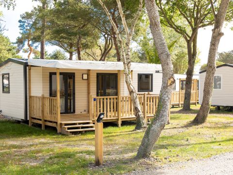 MOBILHOME 6 personnes - Premium 40m² (3 chambres) - 2 salles de bain + Terrasse + TV + lave-vaisselle