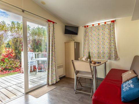 MOBILHOME 2 personnes - 1 chambre avec terrasse