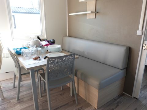 MOBILHOME 4 personnes - Confort  PMR 2 chambres avec terrasse