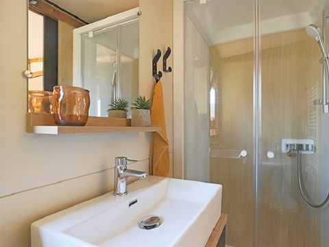 HÉBERGEMENT INSOLITE 4 personnes - Tiny lodge 2 Chambres 4 Personnes, vue mer