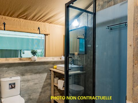 TENTE TOILE ET BOIS 6 personnes - Tente Safari 49 m² avec sanitaires + terrasse 15 m²