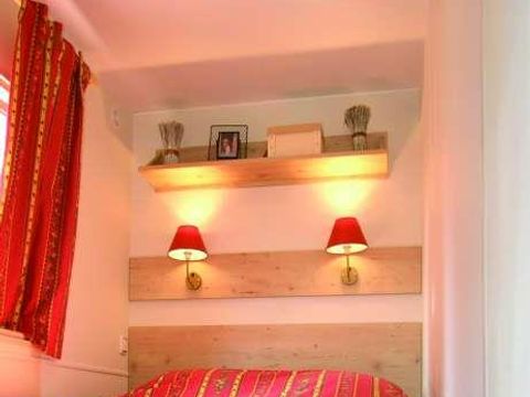 HÉBERGEMENT INSOLITE 4 personnes - Roulotte (2 chambres)