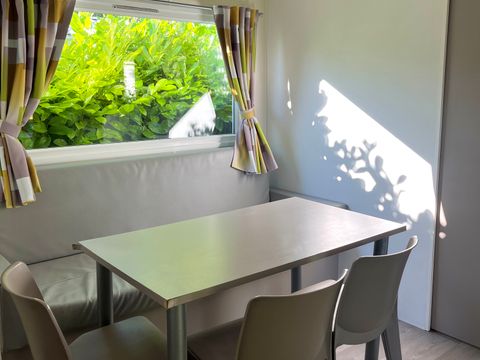 Mobilhome 4 personnes - 30-35 m² - 2 chambres avec terrasse