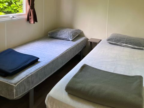 MOBILHOME 2 personnes - Mobil-home - 15m² - 1 chambre avec 2 lits simples sans terrasse