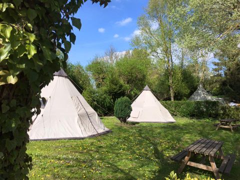 TENTE 2 personnes - 01-Tipi Davy Crockett 18m2 (1ch - 1/8pers.) + kit prêt à camper - prix pour 2 personnes