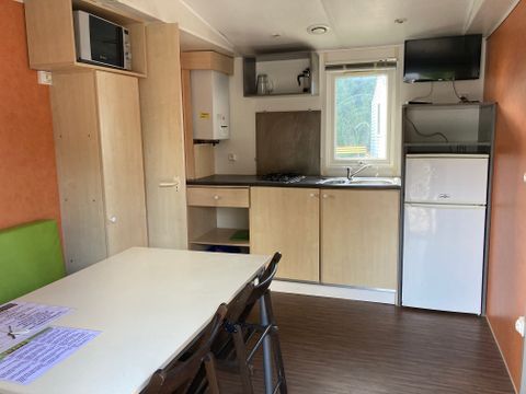 MOBILHOME 2 personnes - 05-Mobil-Home Standard 26m2 (2ch - 1/5 pers.) + TV + Clim - prix pour 2 personnes