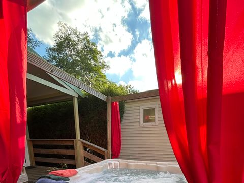 CHALET 2 personnes - 10-Chalet du Belier Confort 24m2 (2ch - 5pers) + Jaccuzzi + Lits faits + serviette + kit boisson - prix pour 2 personnes