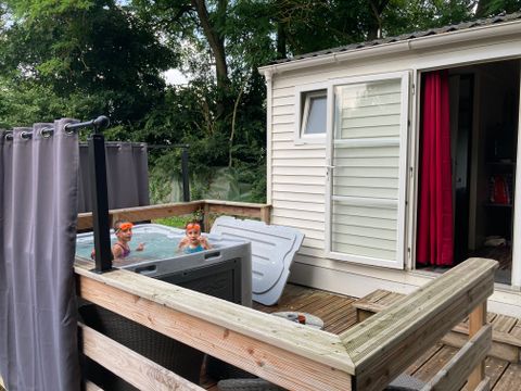 BUNGALOW 2 personnes - 11-Bungalow Les Croisettes 30m2 (2ch - 2/6pers) + jaccuzzi + lits faits + serviette + kit boissons - prix pour 2 personnes