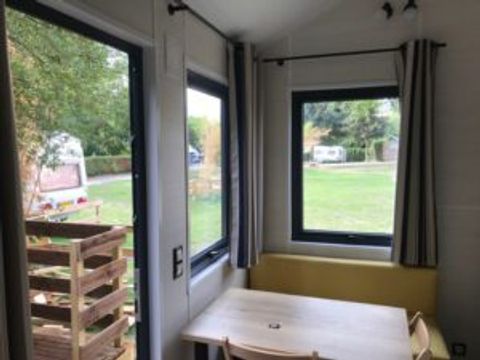 HÉBERGEMENT INSOLITE 2 personnes - 16-Tiny House 17m2 (2ch - 1/4 pers.) + Jaccuzzi + Lits faits + serviette + kit boisson + TV + clim - prix pour 2 personnes