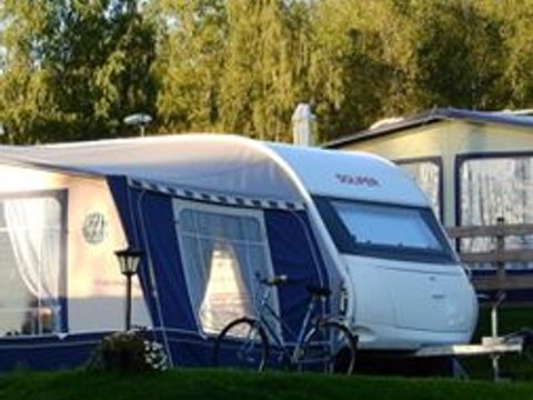 CARAVANE 2 personnes - (sans sanitaires)