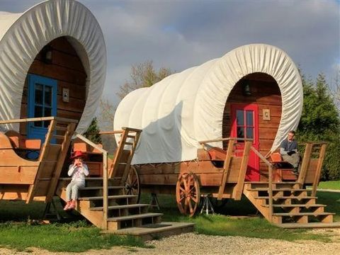 HÉBERGEMENT INSOLITE 2 personnes - Chariot de Pionnier, PMR