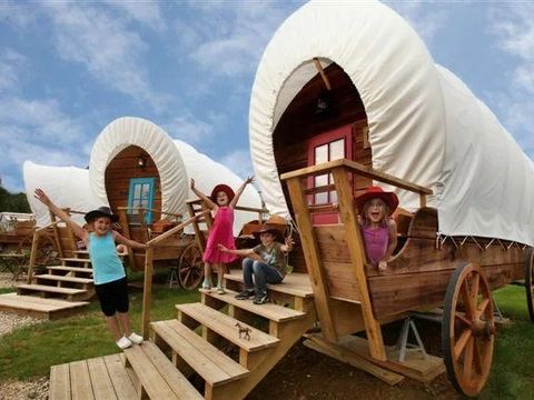 HÉBERGEMENT INSOLITE 2 personnes - Chariot de Pionnier, PMR