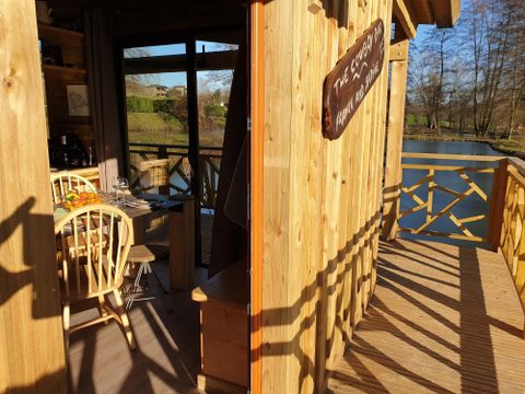 TENTE TOILE ET BOIS 2 personnes - Cabane du Castor (Sauna,douche,baignoire,poêle à bois)