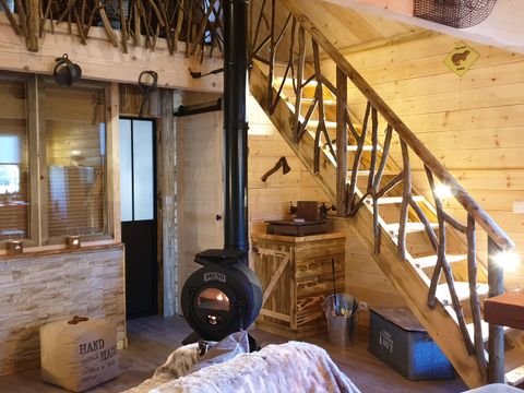 TENTE TOILE ET BOIS 2 personnes - Cabane du Castor (Sauna,douche,baignoire,poêle à bois)