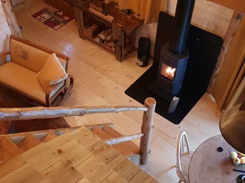 HÉBERGEMENT INSOLITE 2 personnes - Cabane de L'orpailleur (poêle bois, baignoire, douche)