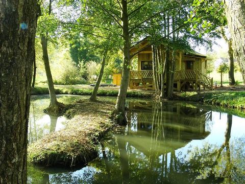 HÉBERGEMENT INSOLITE 2 personnes - Cabane de L'orpailleur (poêle bois, baignoire, douche)