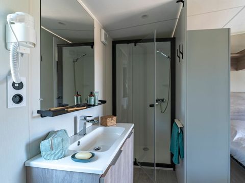 MOBILHOME 4 personnes - COTTAGE OTELLO 4p 2ch 2SdB PREMIUM