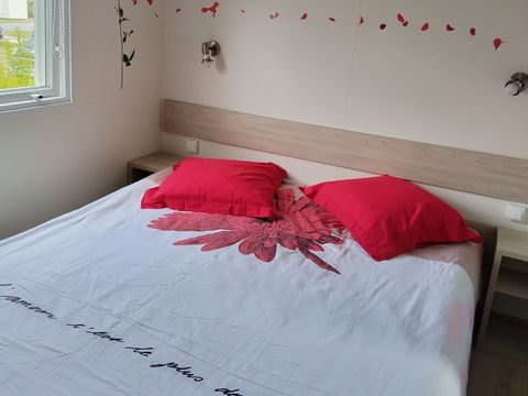 MOBILHOME 4 personnes - Confort TV - 1 chambre + terrasse semi couverte -
