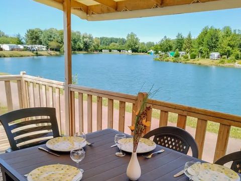 MOBILHOME 4 personnes - Confort Bord d'Etang TV - 2 chambres + terrasse