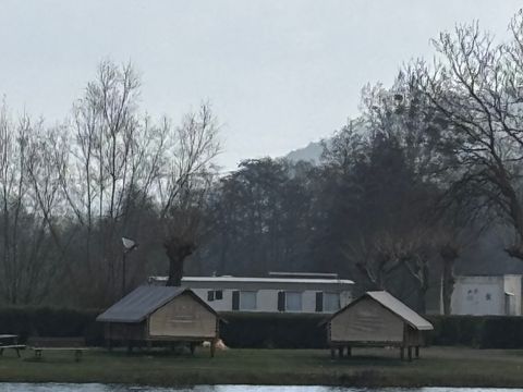 Tente en toile et en bois 2 personnes - CAMPANNA BORD D'ETANG
