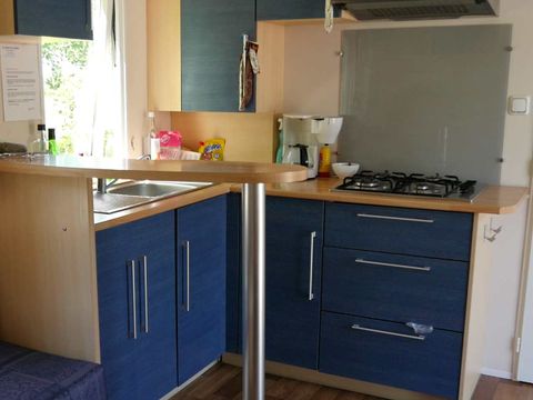 MOBILHOME 6 personnes - MOBIL HOME CONFORT DIM plaque gaz réfrigerateur vaisselle televison