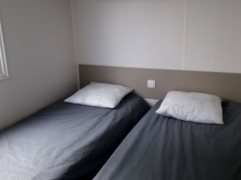 MOBILHOME 4 personnes - MOBIL HOME CONFORT DIM  plaque gaz refrigérateur  vaisselle télévision