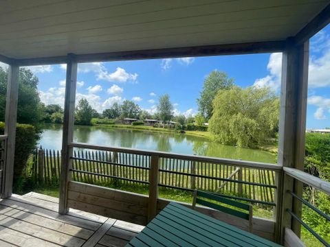 Mobilhome 4 personnes - 2 chambres - Lits superposés - Vue étang