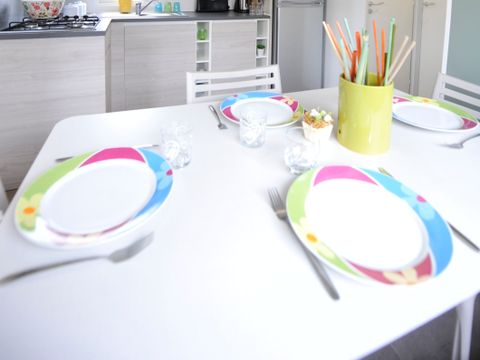 MOBILHOME 6 personnes - Confort plus 3 chambres Entre 30 et 35 m² -5ans MOBILHOME 6 personnes - Confort plus 3 chambres Entre 30 et 35 m² -5ans