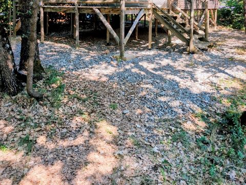 TENTE TOILE ET BOIS 4 personnes - Cabane Lodge sur Pilotis Confort 27m² - 2 chambres + terrasse couverte