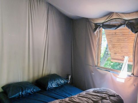 TENTE TOILE ET BOIS 4 personnes - Cabane Lodge sur Pilotis Confort 27m² - 2 chambres + terrasse couverte
