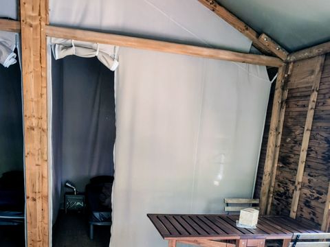 TENTE TOILE ET BOIS 4 personnes - Cabane Lodge sur Pilotis Confort 27m² - 2 chambres + terrasse couverte