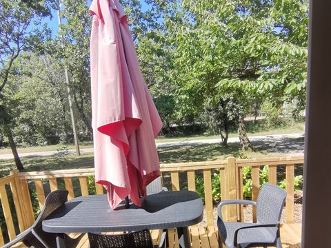 MOBILHOME 4 personnes - Standard 26m² - 2 chambres + Terrasse + TV + Clim